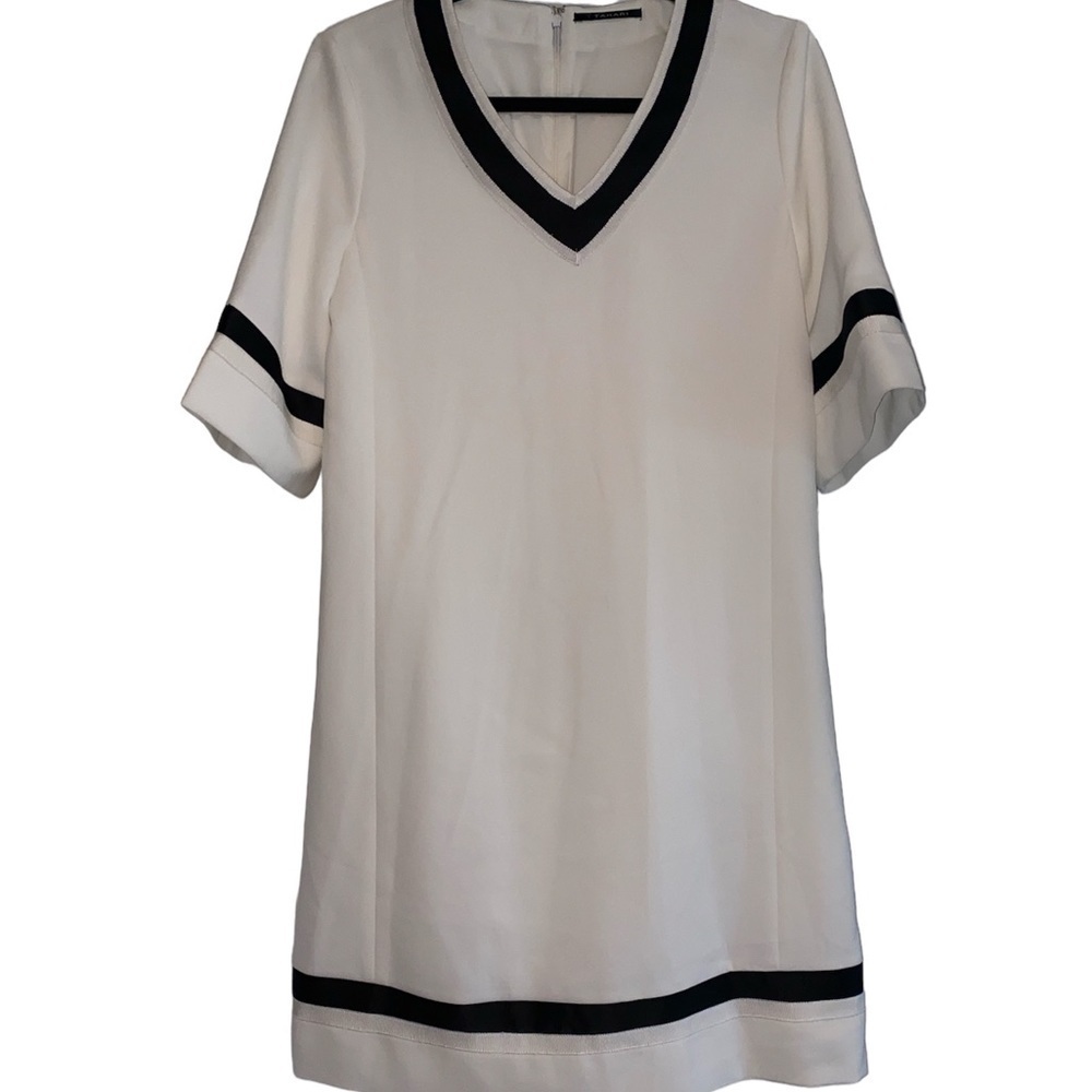 T Tahari dress banded/striped V neck zip & hook closure short sleeves Size 4 NWT